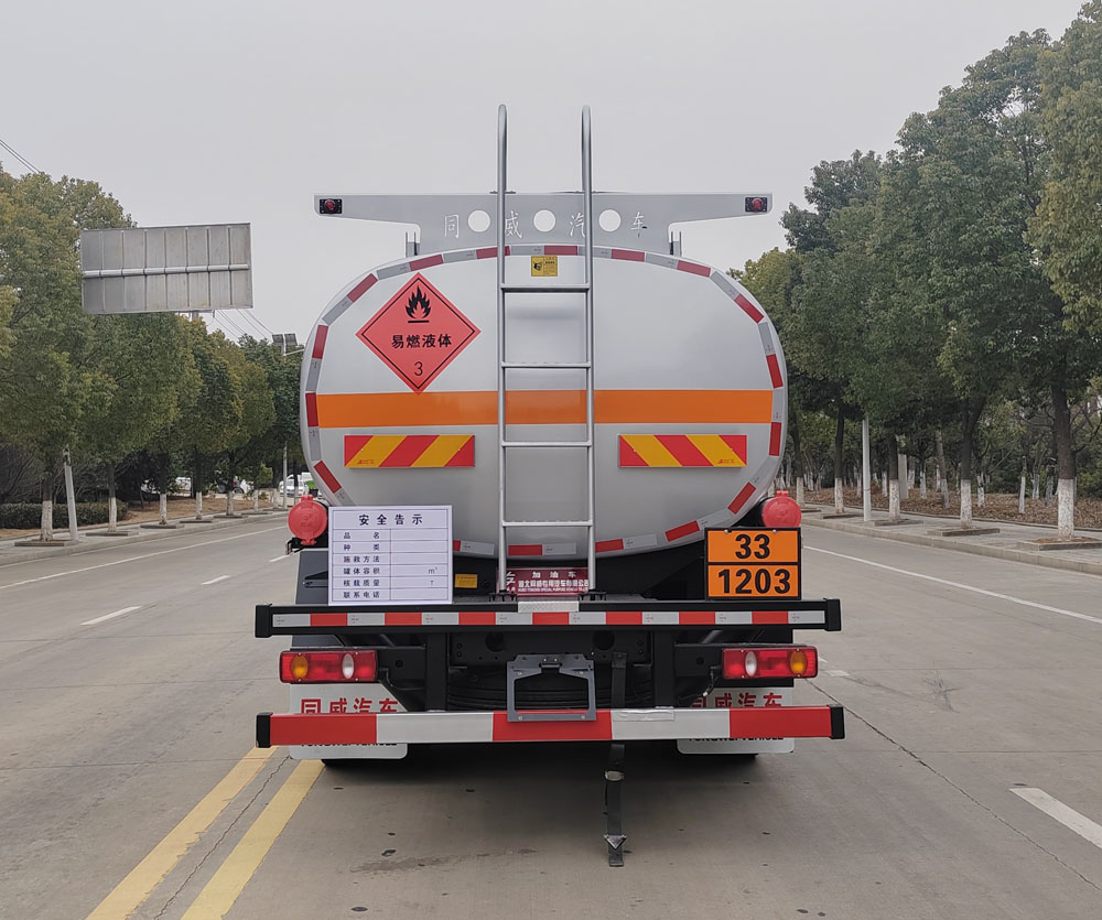 專威牌HTW5187GJYESC6加油車公告圖片