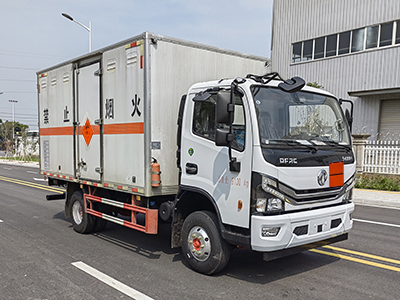 匯力威牌VVV5090XQYEQ6爆破器材運輸車