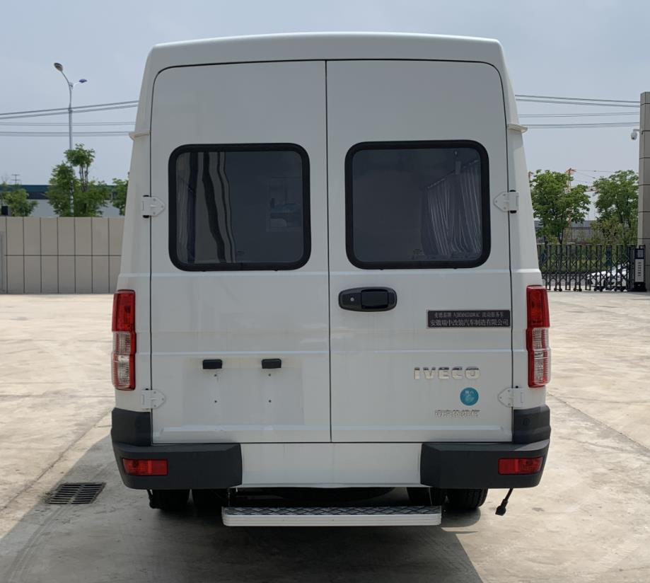 麥德泰牌NJR5045XDWAC流動(dòng)服務(wù)車公告圖片