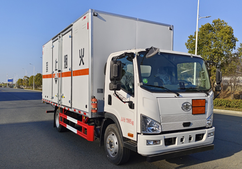 VVV5120XFWCA6型腐蝕性物品廂式運(yùn)輸車圖片