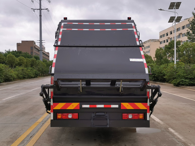 楚勝牌CSC5188ZYSS6壓縮式垃圾車公告圖片