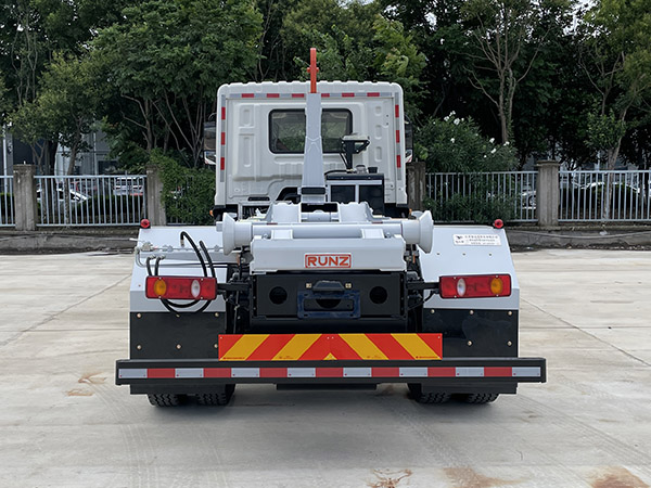 悅達(dá)牌YD5181ZXXEQBEV純電動(dòng)車(chē)廂可卸式垃圾車(chē)公告圖片