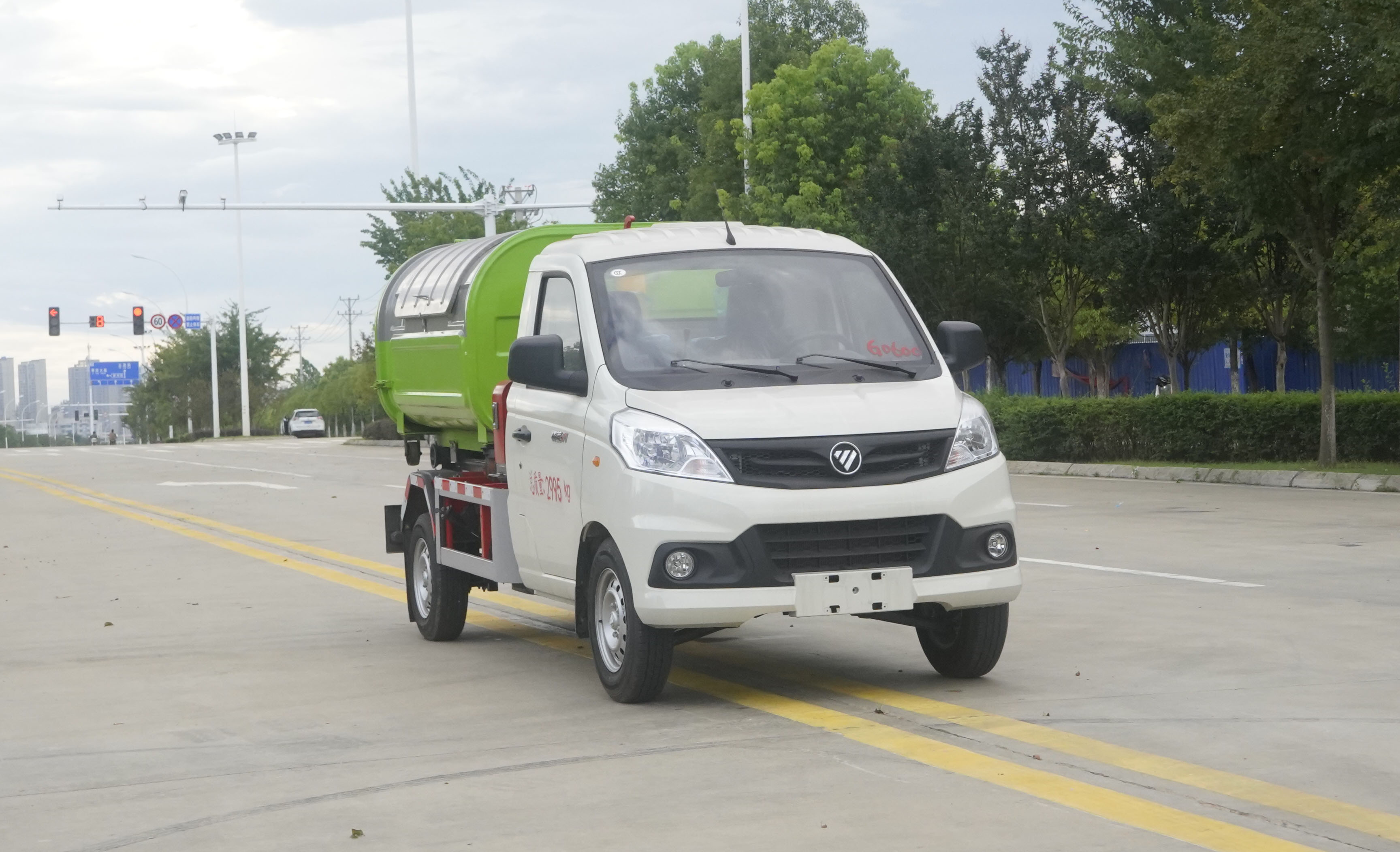 凱力風(fēng)牌KLF5031ZXXB車廂可卸式垃圾車公告圖片