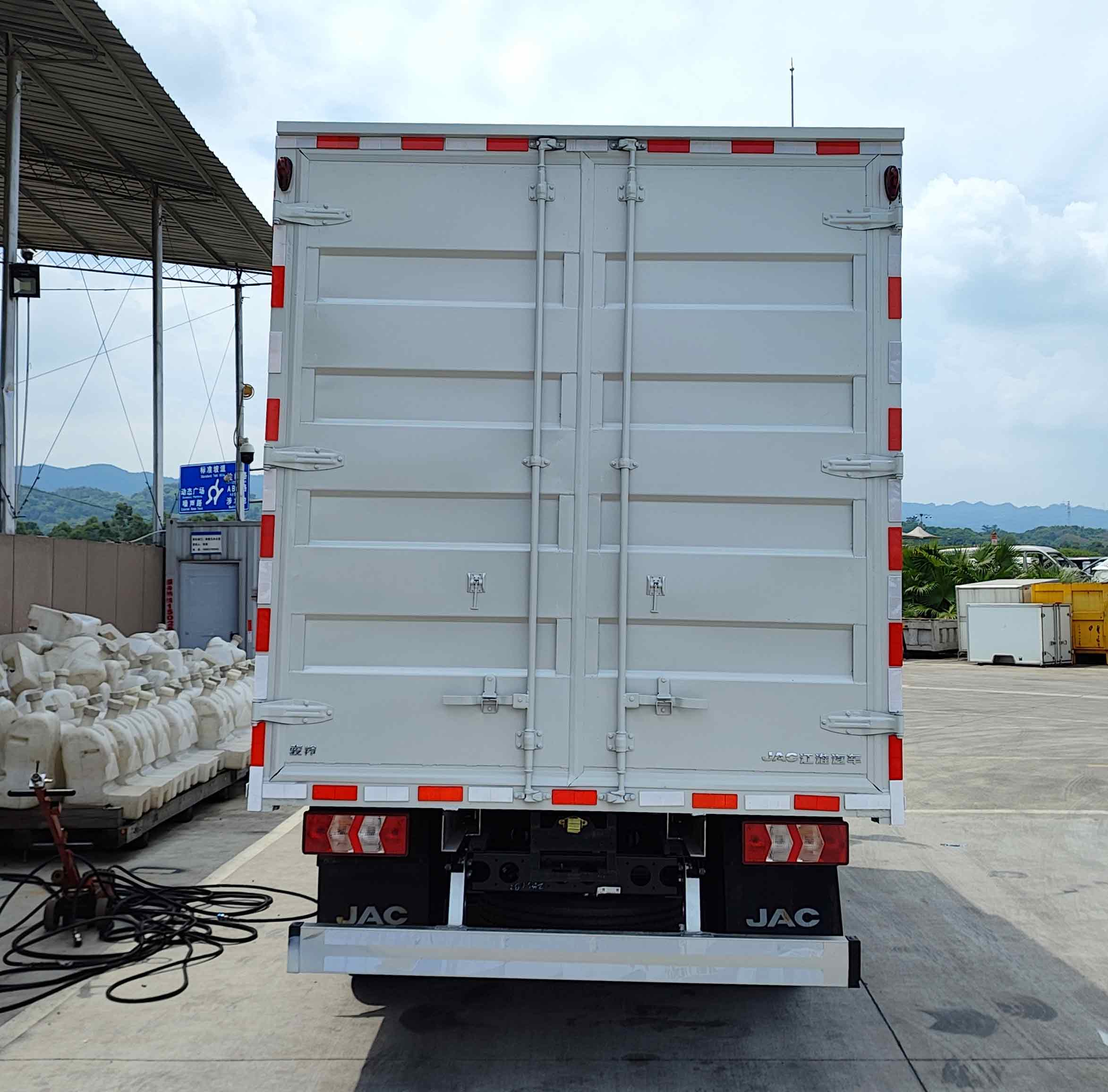 江淮牌HFC5045XXYP32N1C7NS廂式運(yùn)輸車公告圖片