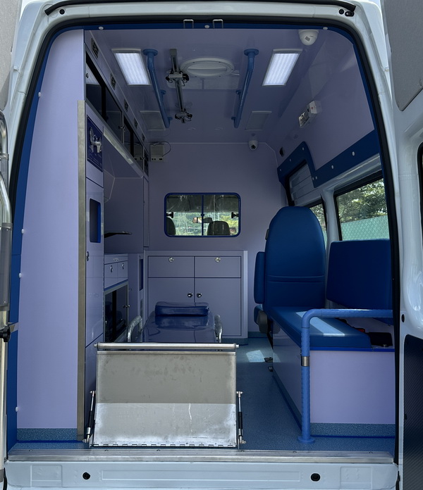 升駿振軒牌GZX5046XJH救護(hù)車公告圖片