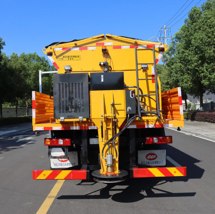 中汽力威牌HLW5180TCXS6除雪車公告圖片