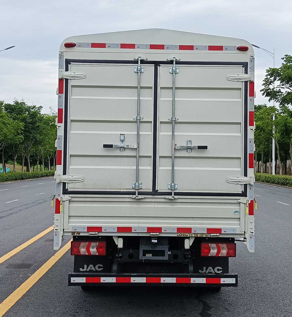 江淮牌HFC5041CCYP33K3B4S倉(cāng)柵式運(yùn)輸車公告圖片