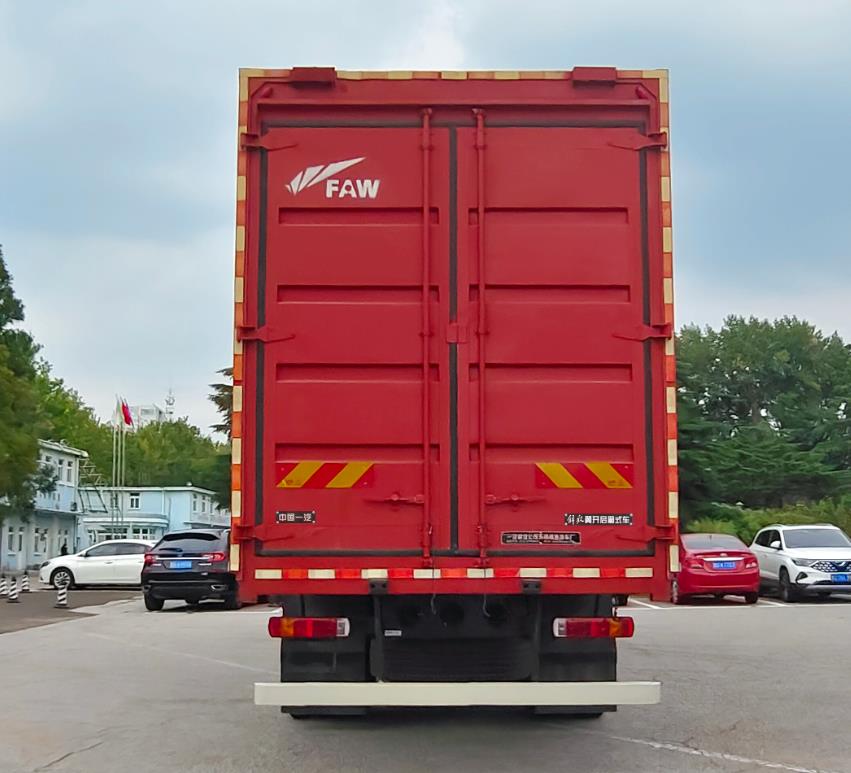 解放牌CA5311XYKP25K15L7T4E6A80翼開啟廂式車公告圖片