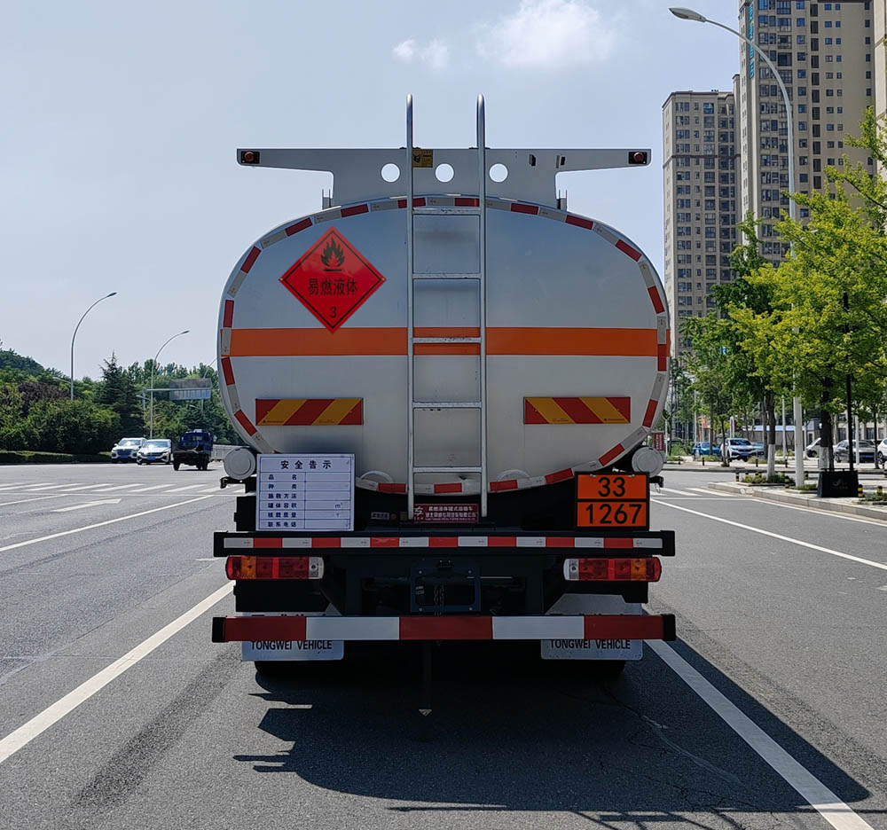 專威牌HTW5327GRYZZ6易燃液體罐式運(yùn)輸車公告圖片