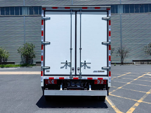 江淮牌HFC5042XXYEV5純電動(dòng)廂式運(yùn)輸車(chē)公告圖片