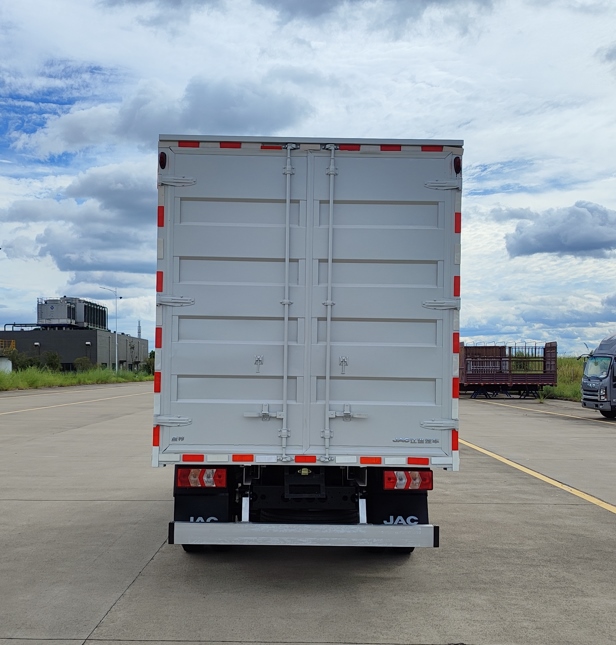 江淮牌HFC5043XXYEV2N純電動廂式運(yùn)輸車公告圖片