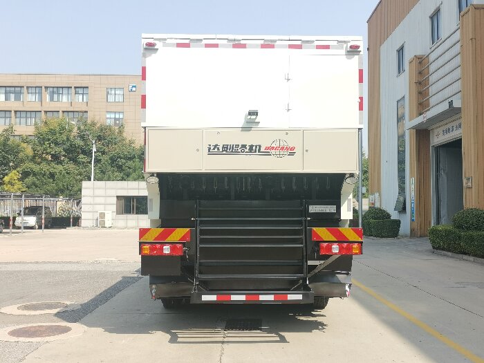 達(dá)剛牌DGL5310TFC-H406瀝青碎石同步封層車公告圖片