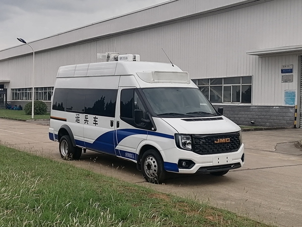 江改牌JX5040XYBMKA26運(yùn)兵車