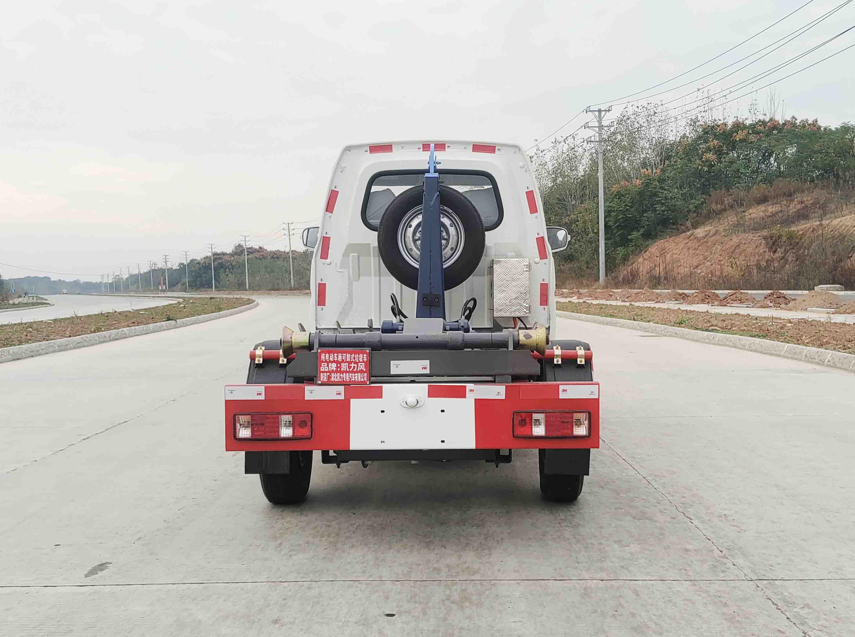 凱力風(fēng)牌KLF5030ZXXBEV純電動(dòng)車廂可卸式垃圾車公告圖片