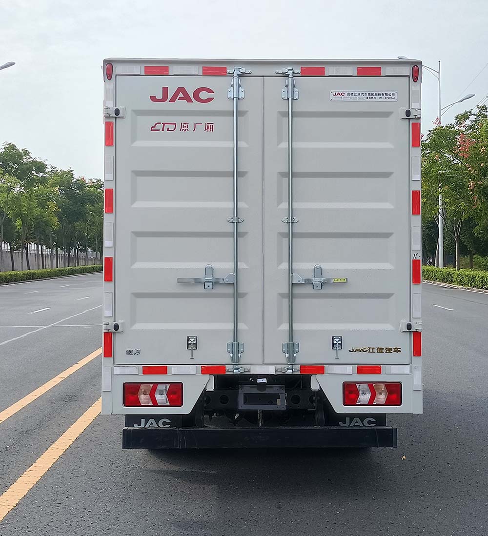 江淮牌HFC5041XYKP33K3B4S翼開(kāi)啟廂式車公告圖片