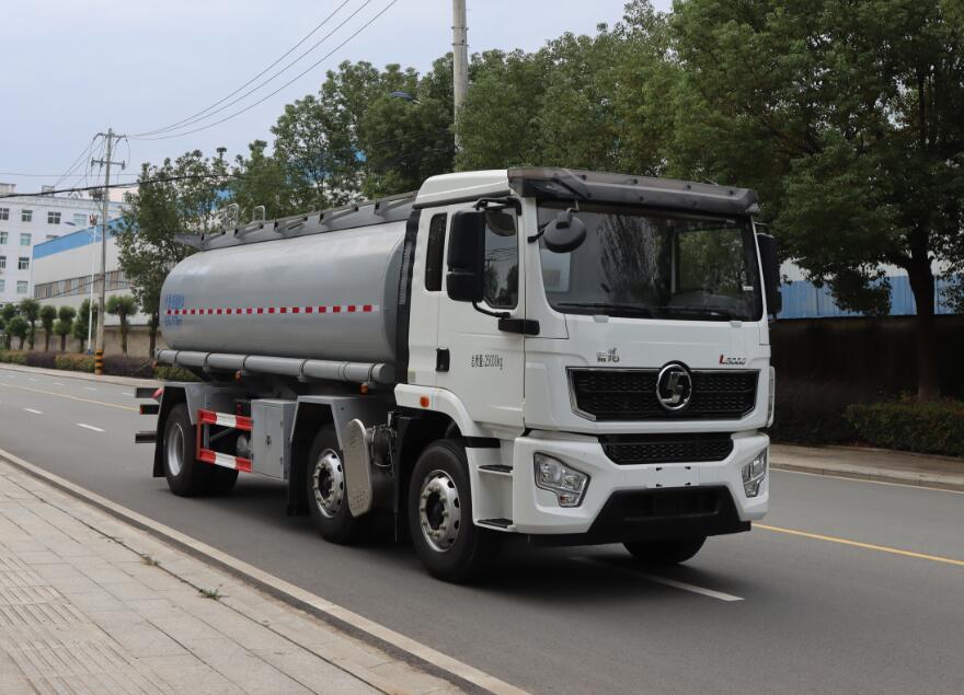 中汽力威牌HLW5250GPGSX6普通液體運輸車