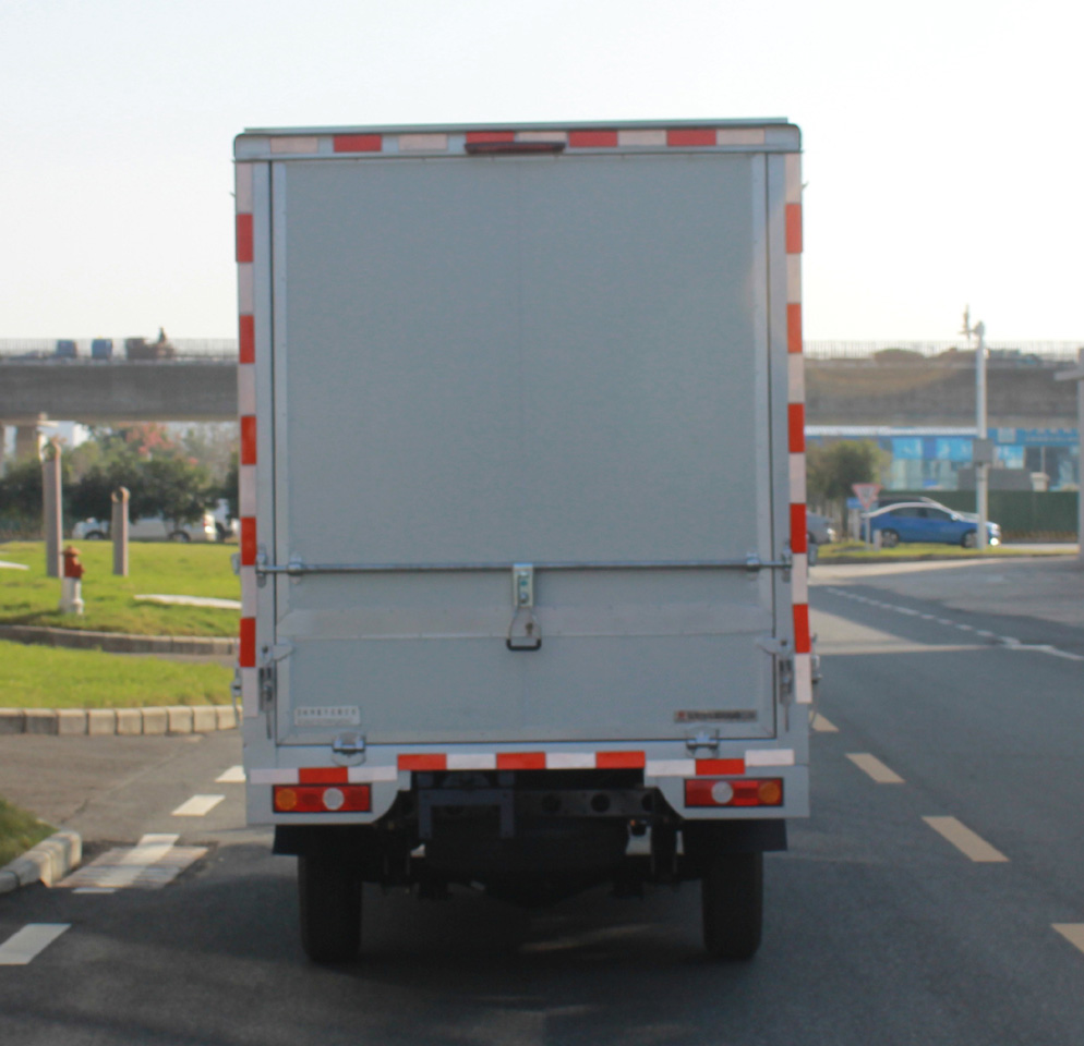 東風(fēng)牌EQ5021XYK60Q4DAC翼開啟廂式車公告圖片