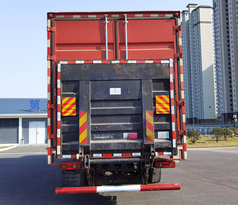 東風牌DFV5183XXYGP6DA廂式運輸車公告圖片