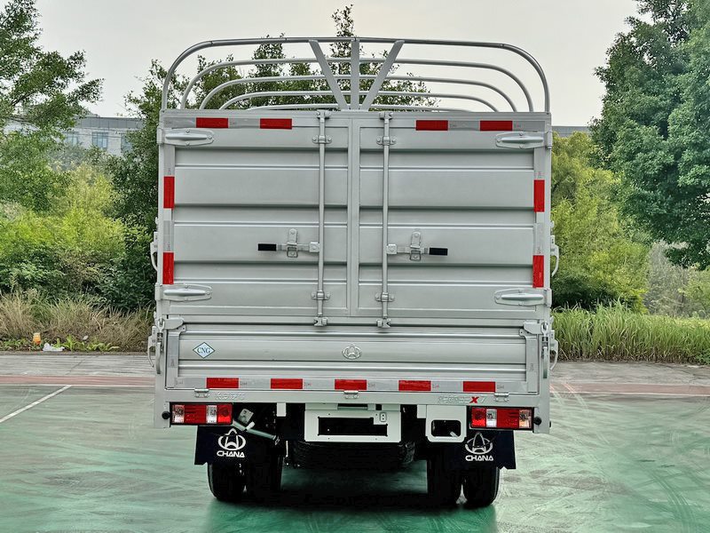 長(zhǎng)安牌CKS5032CCYX7RS6B1NG倉(cāng)柵式運(yùn)輸車公告圖片