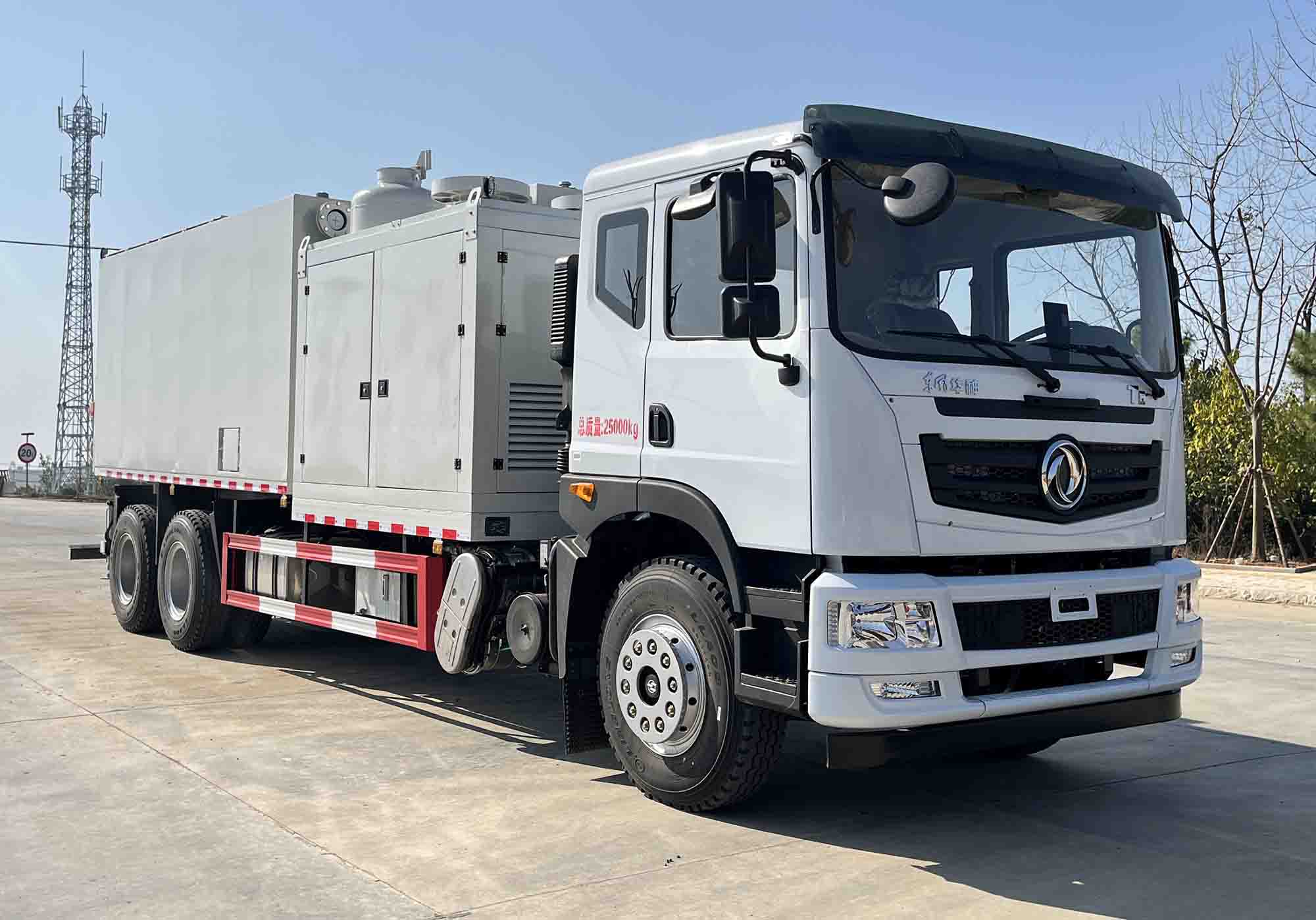 和隆兆帕牌LZP5250TWX挖掘抽吸車