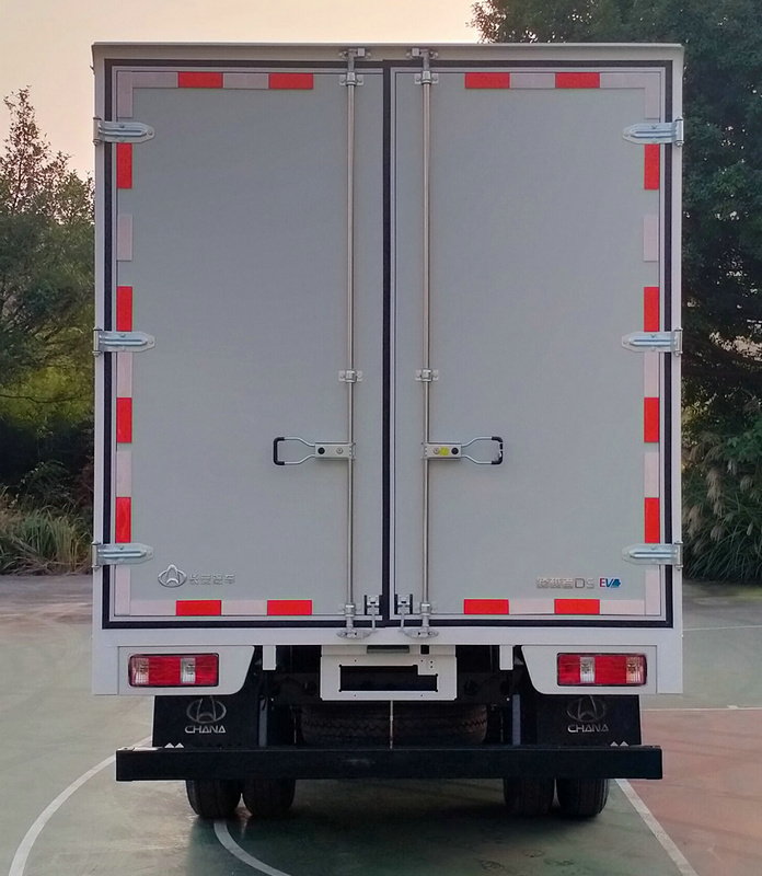長安牌CKS5040XXYD5BD61BEV純電動廂式運輸車公告圖片