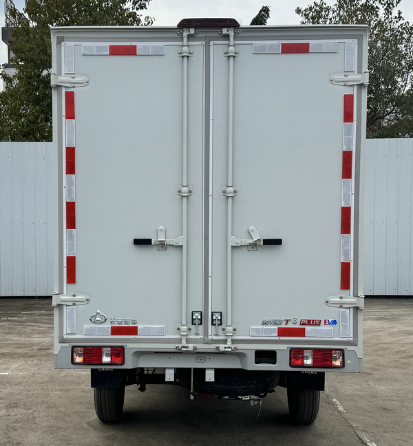 長安牌CKS5031XXYT3MD6B1BEV純電動廂式運(yùn)輸車公告圖片