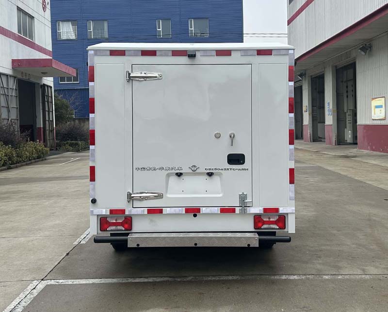 華東牌CSZ5045XYC-AMH運(yùn)鈔車(chē)公告圖片