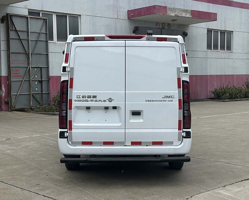 華東牌CSZ5042XYC-AM運(yùn)鈔車公告圖片