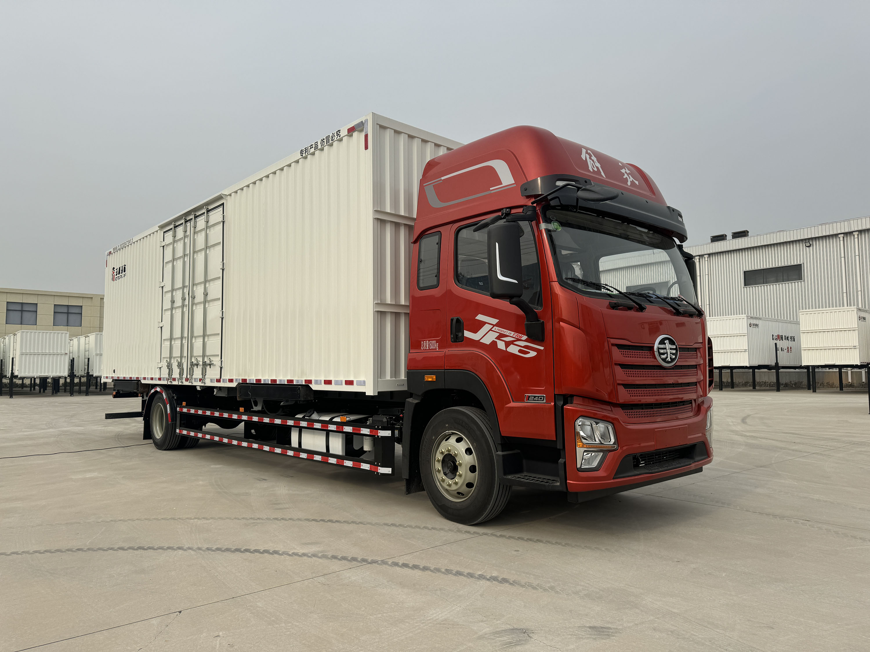 豐汽牌DXD5186ZKXCA6車(chē)廂可卸式汽車(chē)公告圖片