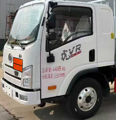 專威牌HTW5040TQPC6氣瓶運(yùn)輸車公告圖片