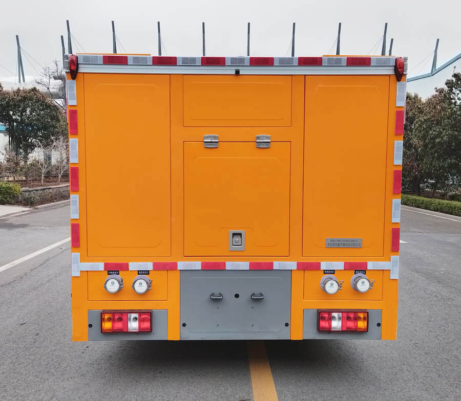 曼騎士牌KLX5040XXH救險(xiǎn)車公告圖片