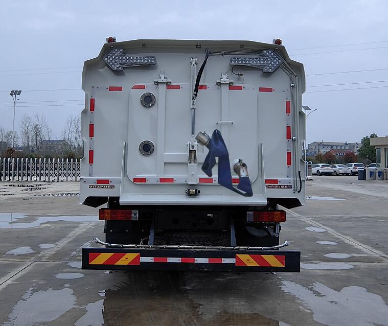 長(zhǎng)灃牌CFC5180TXSBEV純電動(dòng)洗掃車公告圖片