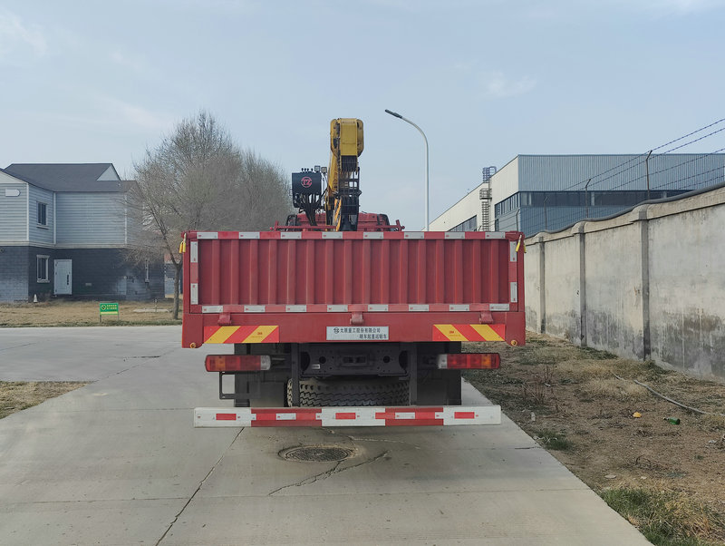 太原重工牌TZH5250JSQJ6隨車起重運(yùn)輸車公告圖片