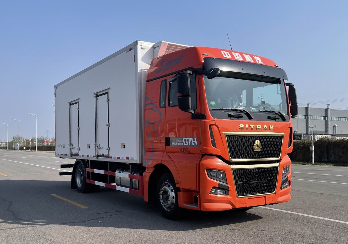 汕德卡牌ZZ5186XLCN521HF1冷藏車