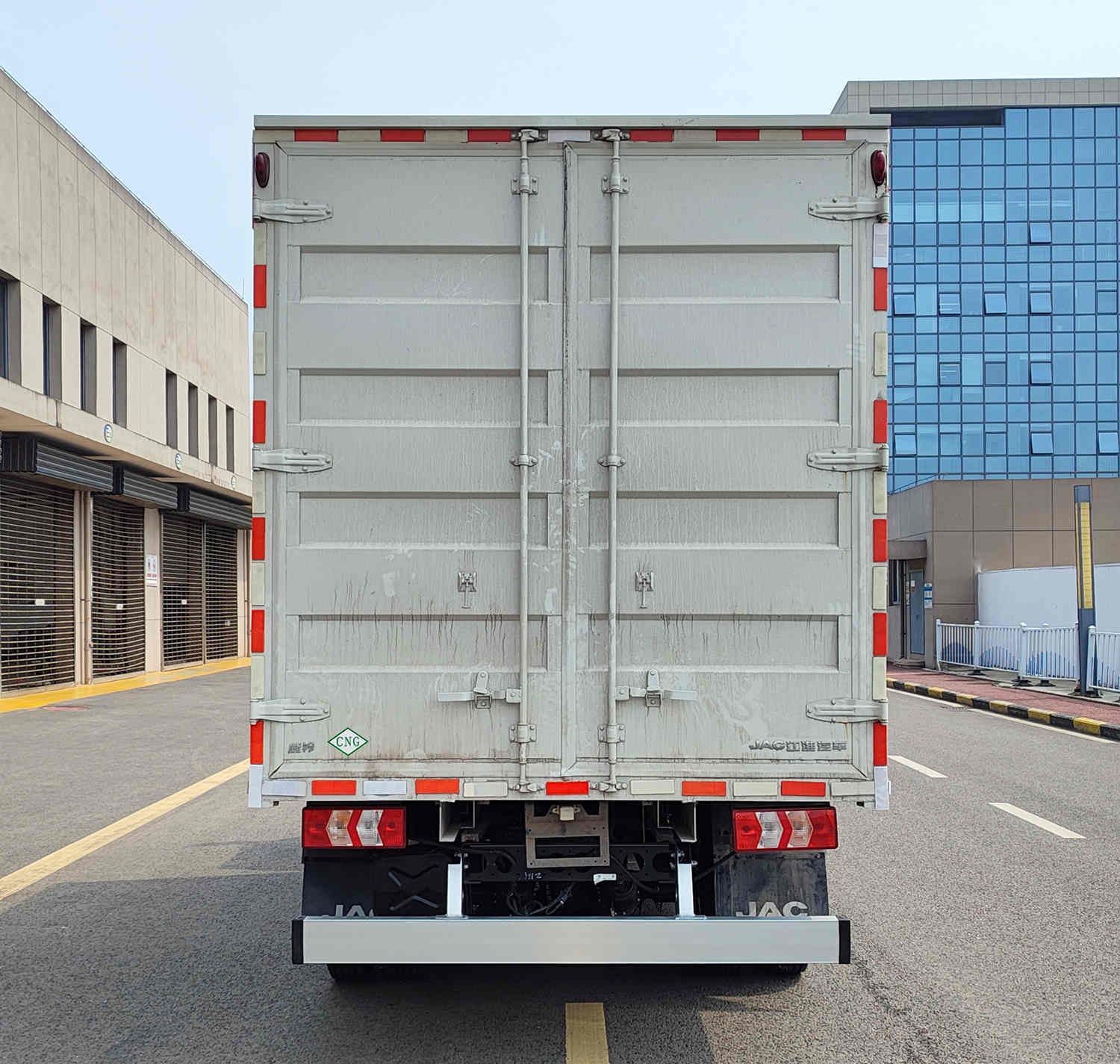 江淮牌HFC5045XXYP32N3C7NS廂式運輸車公告圖片