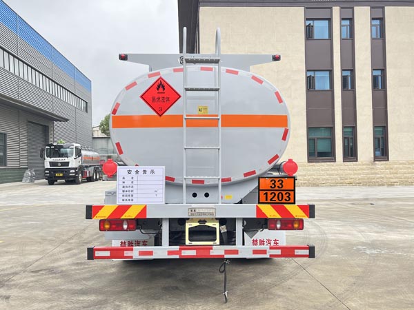 楚勝牌CSC5183GJYEZ6加油車公告圖片