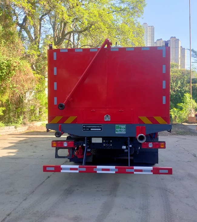 蘭通牌LTJ5252TYL70壓裂車(chē)公告圖片