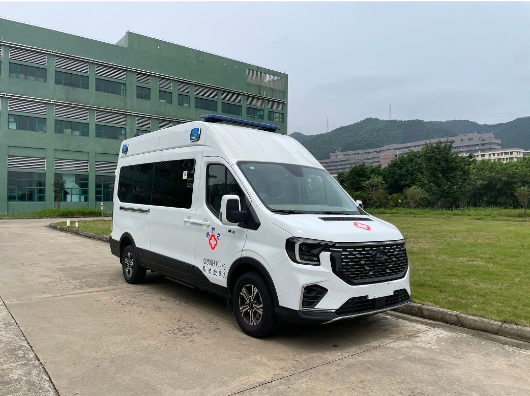 ARD5044XJH-J6型救護(hù)車圖片