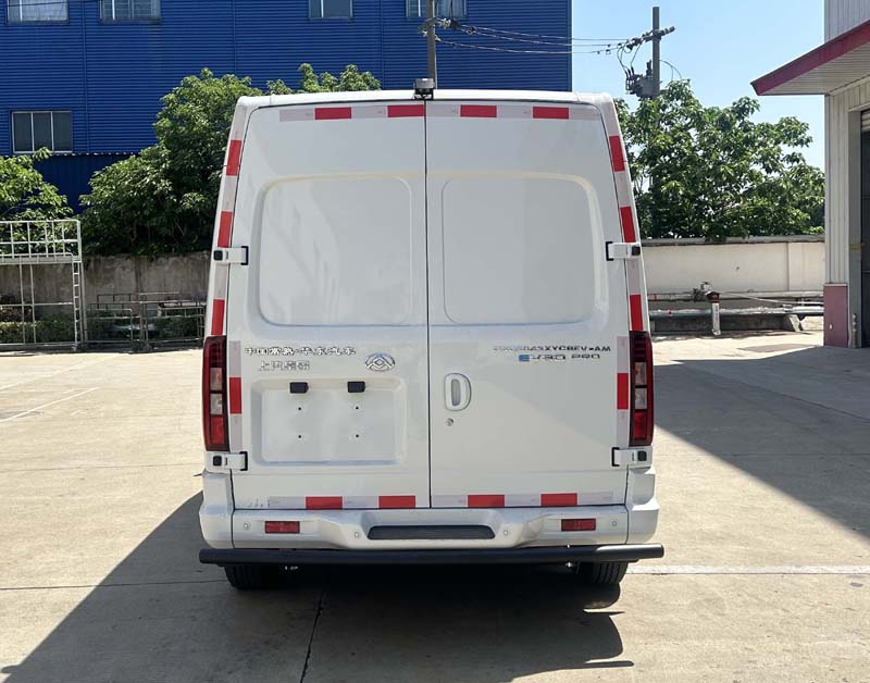 華東牌CSZ5043XYCBEV-AM純電動運鈔車公告圖片