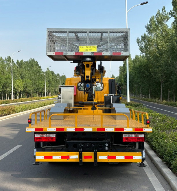 魯濟(jì)家慶牌LFV5040JGKEQ6高空作業(yè)車公告圖片