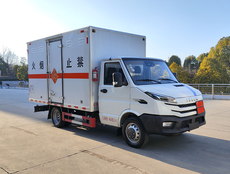 程力牌CL5040XQY6CDP爆破器材運輸車