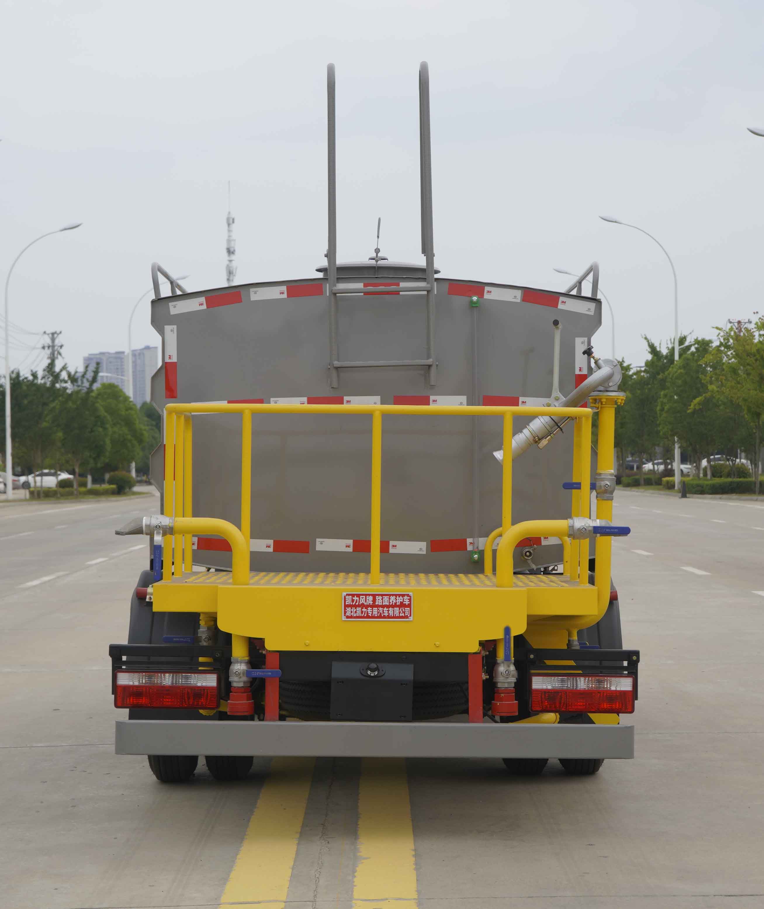 凱力風(fēng)牌KLF5046TYHE6路面養(yǎng)護(hù)車公告圖片