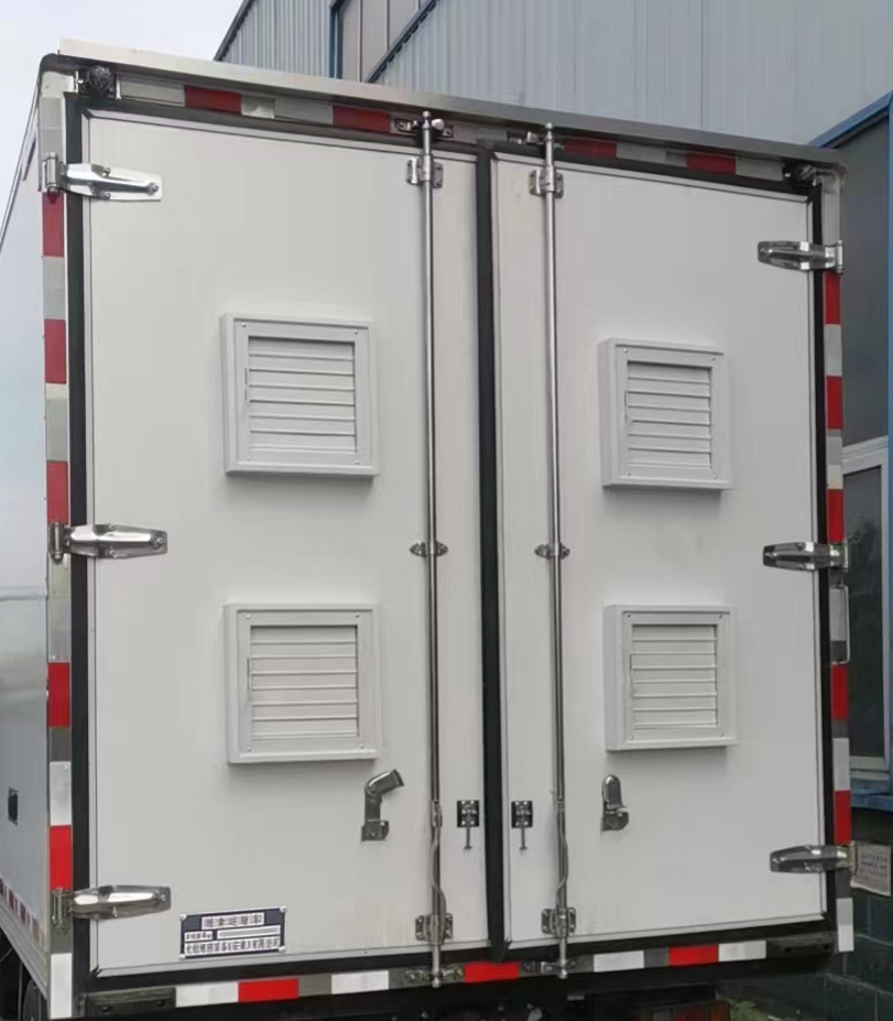 英創(chuàng)斐得牌DCA5040XCQY081BEV純電動雛禽運輸車公告圖片