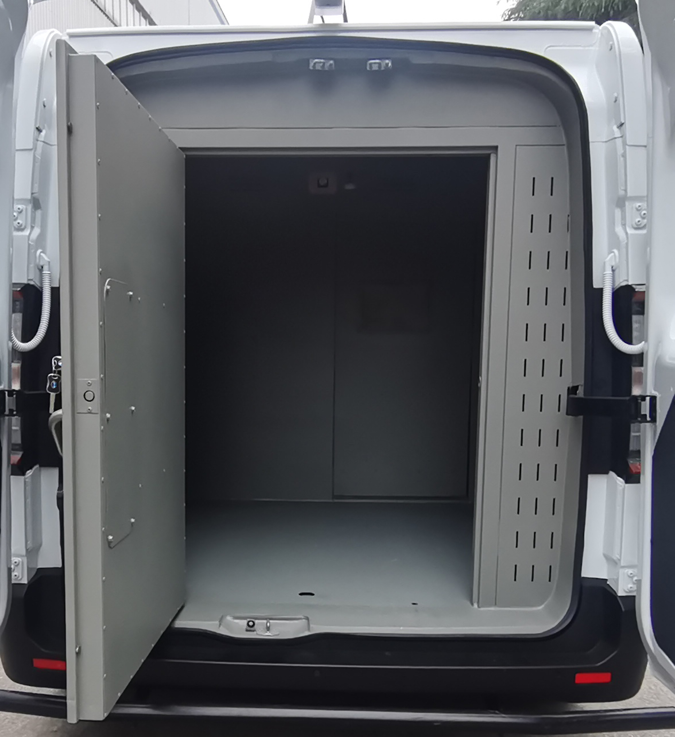 迪馬牌DMT5049XYCEV2-AM純電動運鈔車公告圖片