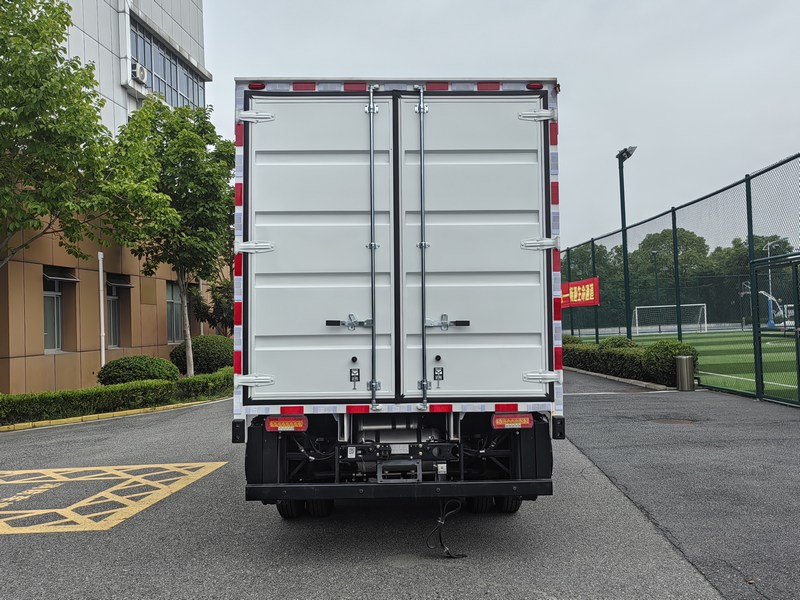 陜汽牌SX5049XXYFCEV341M4燃料電池廂式運(yùn)輸車公告圖片