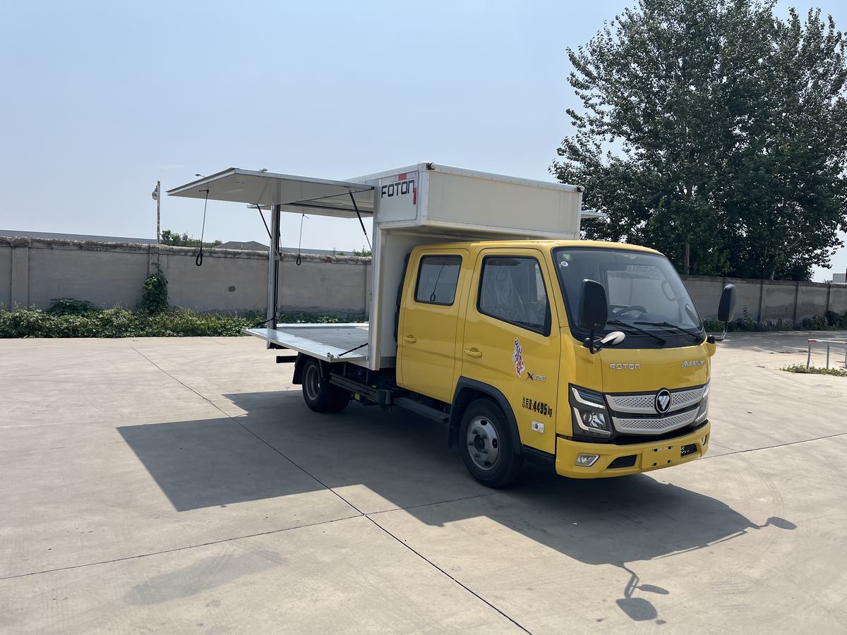 福田牌BJ5044XYK-6A翼開(kāi)啟廂式車公告圖片