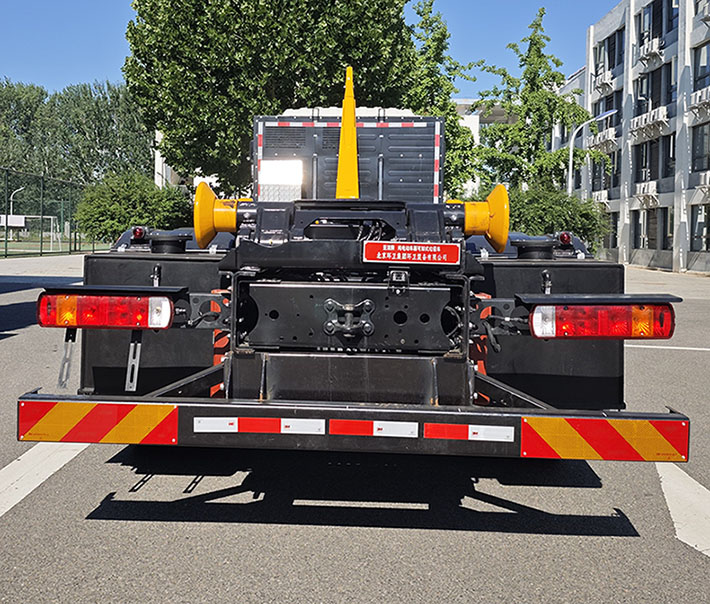 亞潔牌BQJ5310ZXXBJBEV純電動(dòng)車廂可卸式垃圾車公告圖片