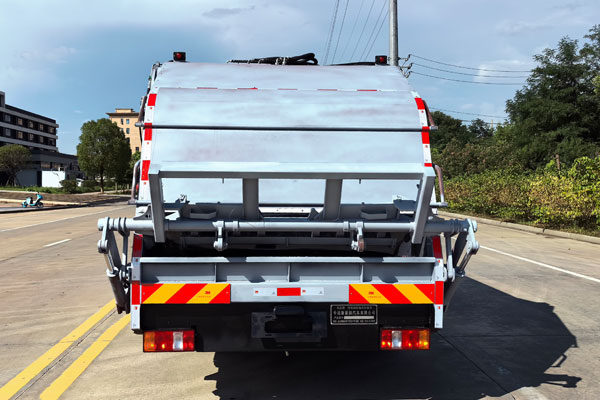 東岳牌ZTQ5121ZYSZ7K38BEV純電動壓縮式垃圾車公告圖片