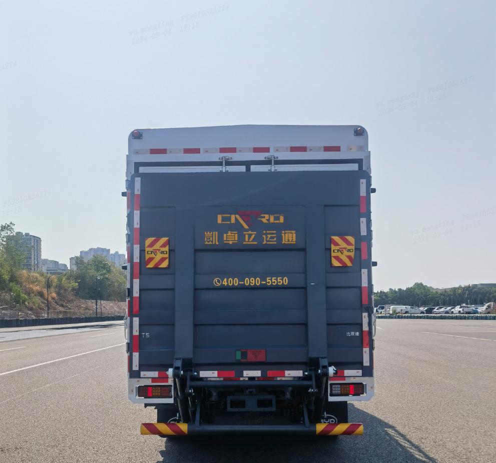 比亞迪牌BYD5040CCYBEV1純電動(dòng)倉(cāng)柵式運(yùn)輸車公告圖片