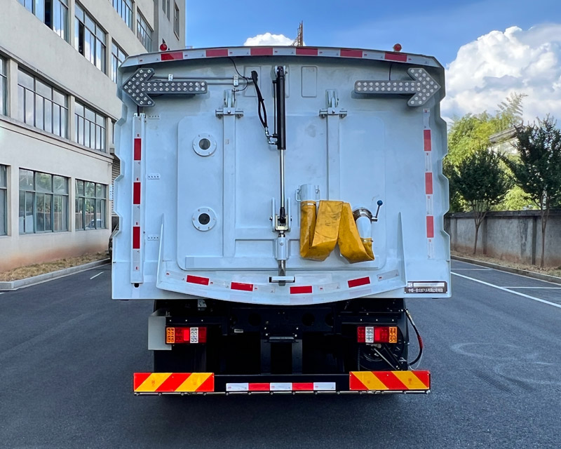 中植汽車牌CDL5120TXSSHBEV純電動(dòng)洗掃車公告圖片